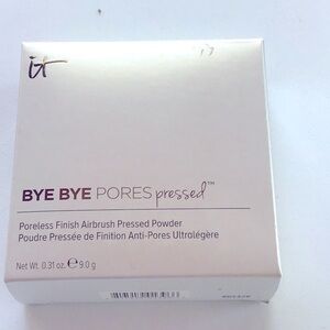 It Cosmetics Bye Bye Pores Pressed Powder